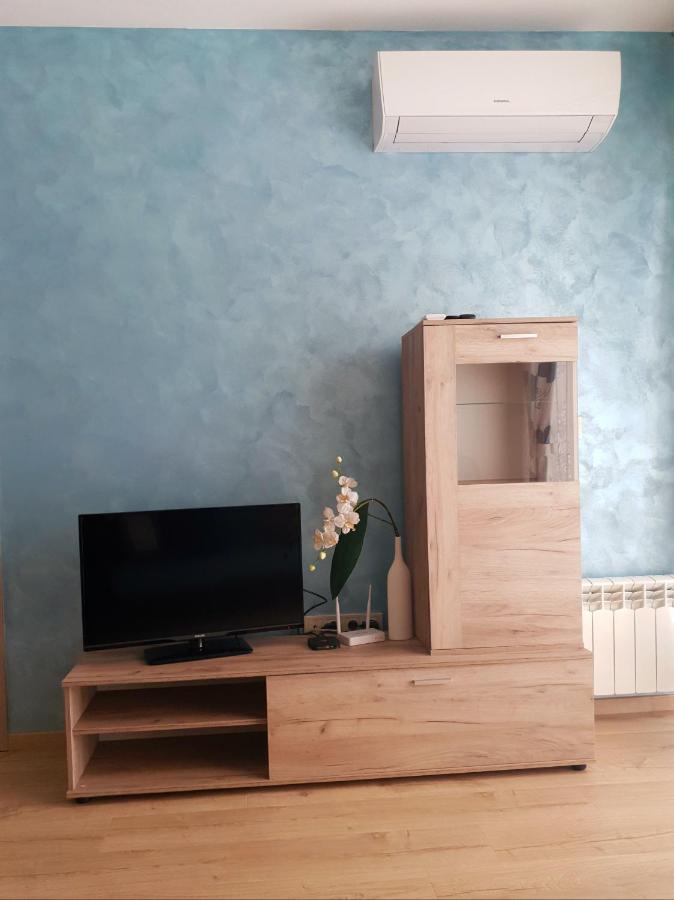Bright And Newly Refurbished Apartment Near Center صوفيا المظهر الخارجي الصورة